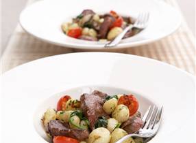 Stir-fry venison with gnocchi and fresh tomato sauce