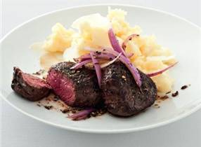 Venison Medallions with parmesan mashed potatoes