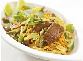 Venison stir-fry with chilli sauce